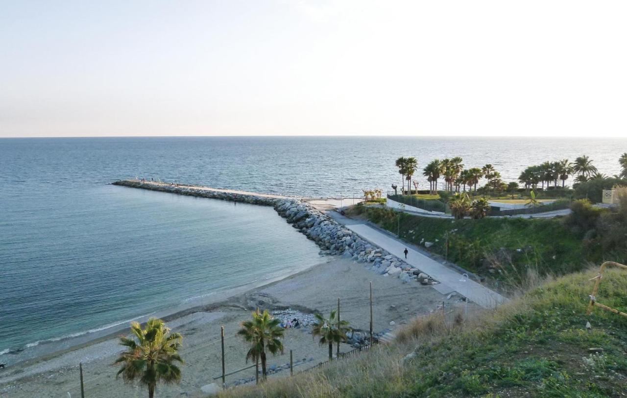 Nice Apartment In Benalmdena Costa With 1 Bedrooms, Wifi And Outdoor Swimming Pool ベナルマデナ エクステリア 写真